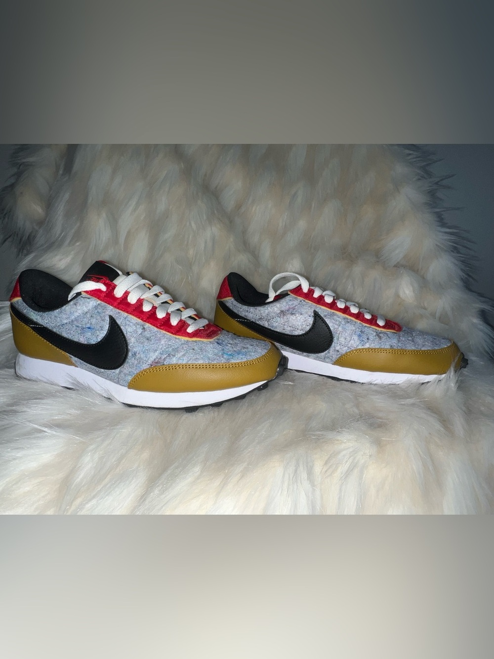 BRAND NEW- Nike Daybreak QS CQ7619-700 Gold Suede/Black/Red/Gray Size 7 (Women)
